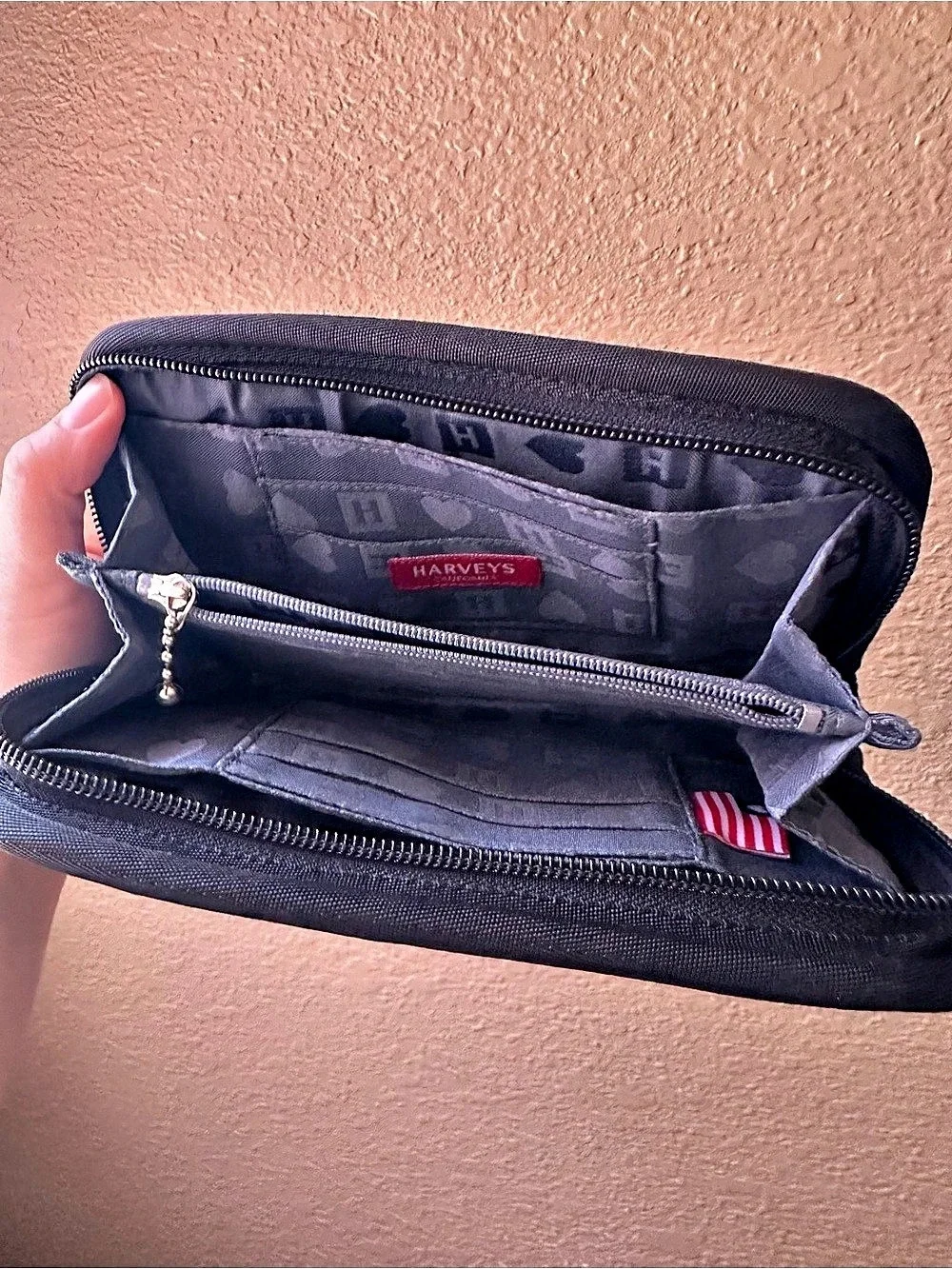 Harveys Gingham Classic Wallet in Black & Brown Seatbelt Wallet